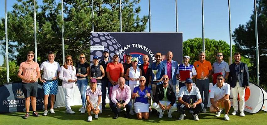 balparmak-apitera-golf-sporuna-enerji-destegine-devam-ediyor.jpg