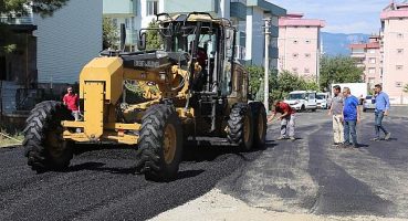 Edremit’te asfaltlama tam hız devam ediyor