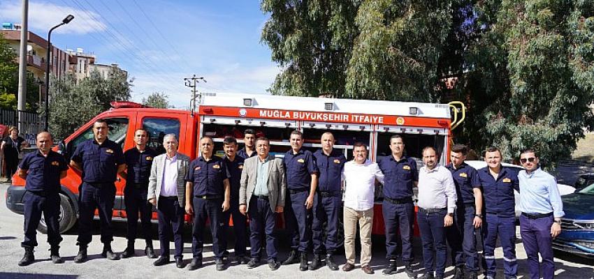 milas-belediye-baskani-muhammet-tokat-milas-itfaiyesini-ziyaret-etti.jpg