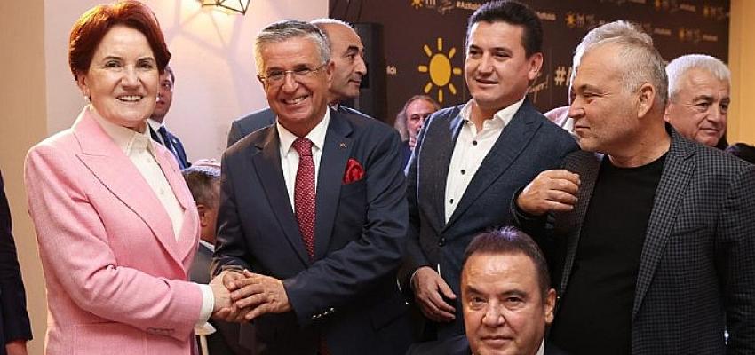 baskan-topaloglu-iyi-parti-genel-baskani-aksener-ile-bir-araya-geldi.jpg