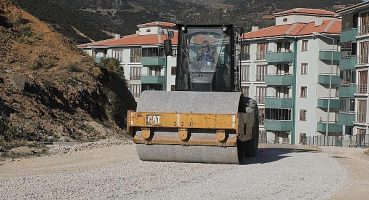 Gemlik’te asfalt kaplama çalışmaları devam ediyor