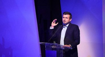 Genç Girişimciler Ödüllerini Selçuk Bayraktar’ın Elinden Aldı