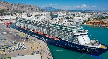 Lüks yolcu gemisi Mein Schiff 6 Antalya’ya geldi