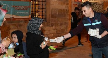 Nevşehir Belediyesi’nden Vatandaşlara Kandil Simidi İkramı