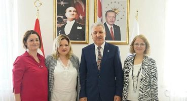 Polonyalı akademisyen EÜ’de Sanat Terapisi eğitimi verecek