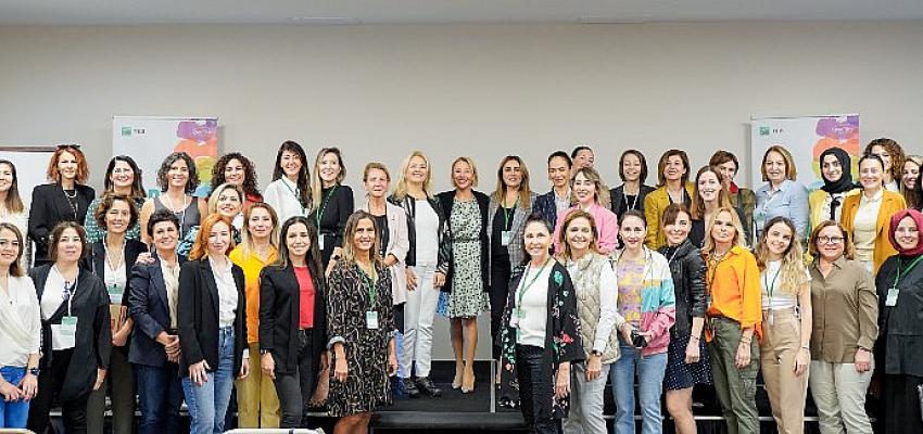 teb-kadin-bankaciligi-ile-kadin-patronlarin-ve-girisimcilerin-yaninda-olmaya-devam-ediyor.jpg