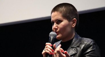 Afgan yönetmen Sahraa Karimi: Çekmek aynı zamanda protesto etmektir