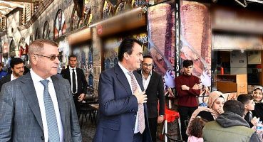 Başkan Dündar, güne esnaf ziyareti ile başladı