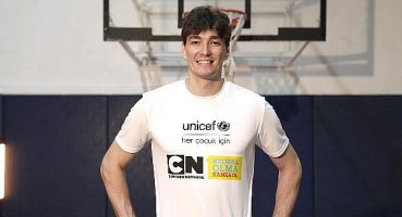 Cedi Osman çocuklara ‘Zorba Olma Kanka Ol’ dedi