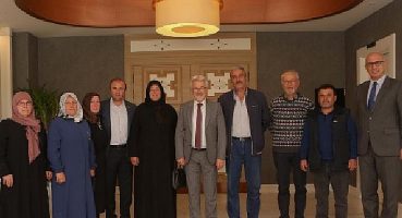 Çilek üreticisi kadınlara Başkan Erdem’den tam destek