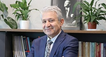 Fırçalama ilk süt dişi ile başlamalı