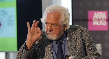 Hem Yurt İçinde Hem de Yurt Dışındaki Başarılı Kariyeriyle Adından Söz Ettiren  Prof. Dr. Ali Demirsoy, Akra Talks Sahnesi’ndeydi