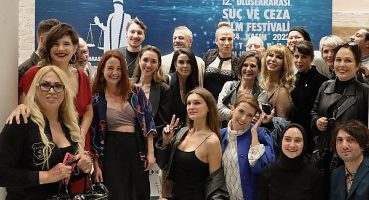 Hilal, Feza ve Diğer Gezegenler’in Dünya Prömiyeri Suç ve Ceza’da Yapıldı