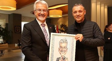 Ödüllü karikatüristler Başkan Erdem ile buluştu