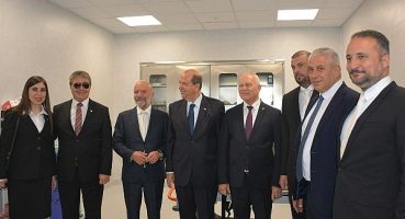 Yakın Doğu Üniversitesi Hastanesi Yeniboğaziçi, KKTC’de devlet protokolünü buluşturan görkemli bir törenle hizmete açıldı