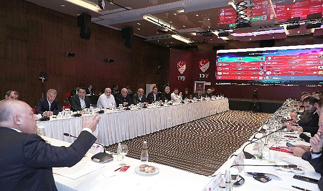 ilk-defa-super-lig-kulup-baskanlarinin-huzurunda-dijital-hakem-atamasi-yapildi.jpg