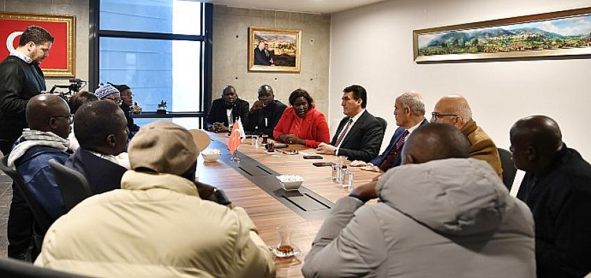 osmangazi-belediye-baskani-mustafa-dundar-senegal-heyetini-agirladi.jpg