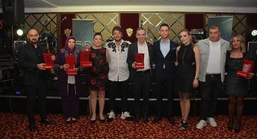 Sir Giyim, 2022’deki başarısını Sakiler grubuyla kutladı