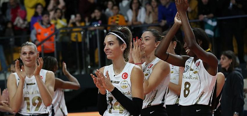 son-sampiyon-vakifbank-sampiyonlar-liginde-yeni-sezona-basliyor.jpg