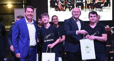 Zeki Müren, 91'inci Doğum Gününde Şarkılarıyla Anıldı