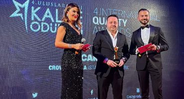 4. Uluslararası kalite ödüllerinde Ünal Memiç, 'Yılın yardımsever iş adamı' ödülüne layık görüldü