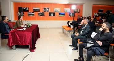 Ali İpek: Herkes hikayeler taşır