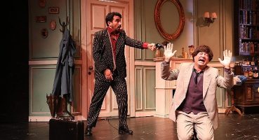 “Komik Para" Esenyurt'ta Ayakta Alkışlandı