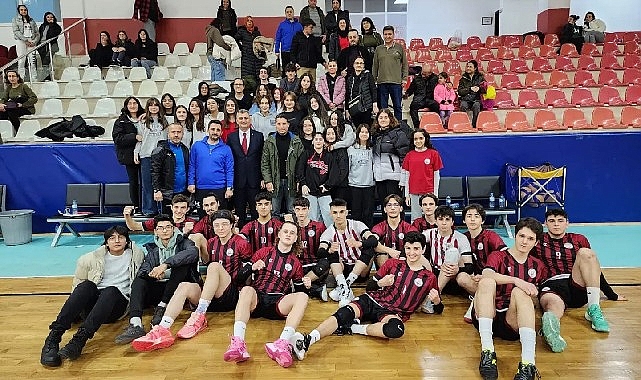 yeni-kurulan-golcuk-belediyespor-erkek-voleybol-takimi-ilk-macinda-galip.jpg