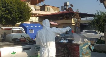 Deprem bölgesi hastalık ve haşere oluşumuna karşı ilaçlanıyor