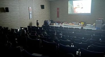 Depremzede Çocuklara Sinema Sürprizi