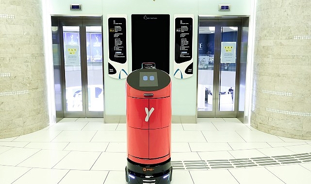 yemeksepetinin-asansor-kullanabilen-yemek-teslimat-robotu-yebo-akmerkezde.jpg