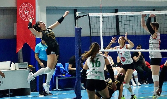 altinoluk-voleybol-yoluna-kayipsiz-devam-ediyor.jpg
