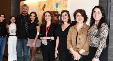 “Renklere Uyanırken” Resim Sergisi Renkleriyle Hastalara Umut Aşılıyor!