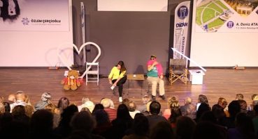 Seninle Evlenir miyim ? Adlı Tiyatro Oyunu Didim'de Sahnelendi