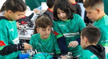 Buca'nın bilim üssü Roboteks'te madalyaları topladı