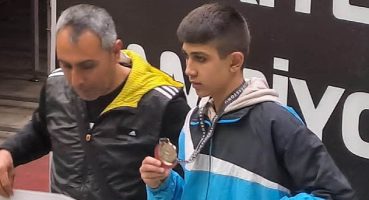 Depremzede atlet artık Nilüfer Belediyespor için koşacak