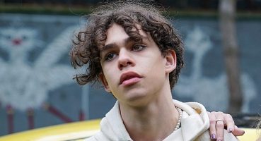 Genç Star Alper Erözer, SEV Şarkısıyla Müzikseverlerin Karşısında!