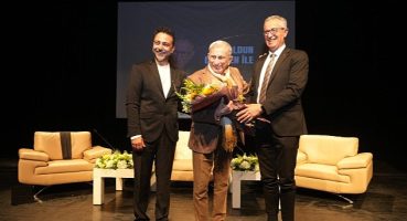 Haldun Dormen Gaziemir sahnesinde