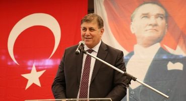 Karşıyaka'da Geleneksel Çiçek Festivali Başladı