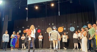 Konak Dumlupınar Ortaokulu “Uzay Macerası" Tiyatro Oyunu ile Fen Bilimleri, Sanat ve Empatiyi Buluşturdu