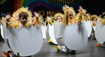 Minik öğrencilerden 23 Nisan gösterisi