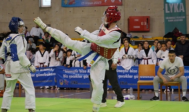 senlik-coskusu-taekwondo-ve-tenisle-basladi.jpg