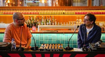 The Populist, Murat Beşer ile “Yüz Yüze" sohbetlerde sevilen oyuncu ve müzisyen Bartu Küçükçağlayan'ı ağırladı!