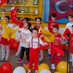 turk-ytong-cocuklari-23-nisani-ataturk-marsi-ile-kutladi.jpg
