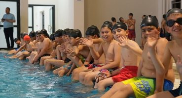 Büyükşehir'in “Yüzme Bilmeyen Kalmasın" Projesi Şimdi Ereğli ve Karapınar'da