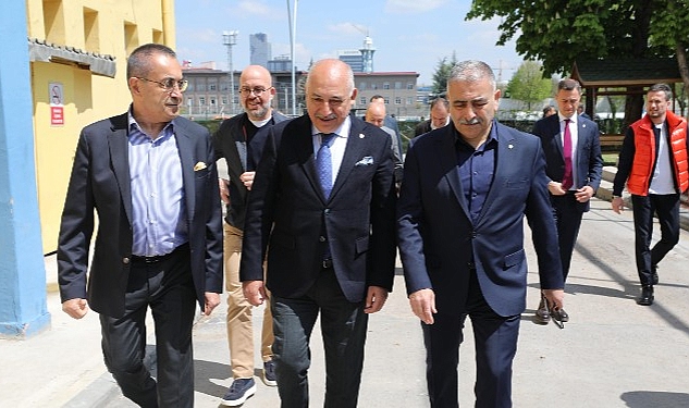 tff-baskani-mehmet-buyukeksi-ankara-kuluplerini-ziyaret-etti.jpg