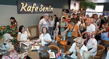 “Kafe Senin", Hizmete Girdi