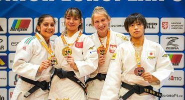 Merve ve Ayşenur, Avrupa'dan madalyayla döndü