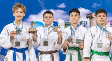 Minik judocular gelecek vaat etti