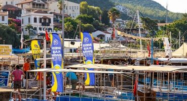 Yunanistan'dan Türkiye'ye 2 kıta ve 2 ülke arasında düzenlenen dünyanın en güzel yüzme yarışı